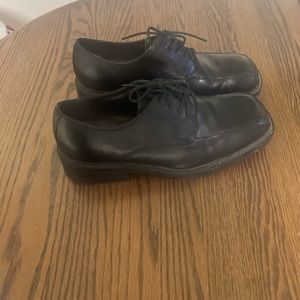 Access black lace up dress shoes